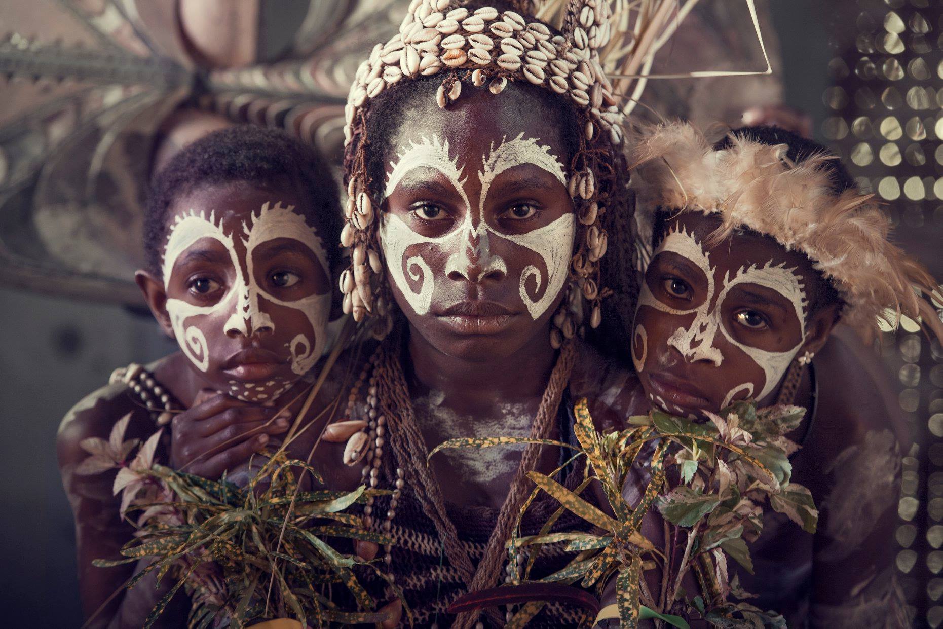 Jimmy Nelson 1 Iatmul Woman and girls, Yentchen Village, Sepik River, Papua New Guinea, 2017. From the book Homage To Humanity by Jimmy Nelson.