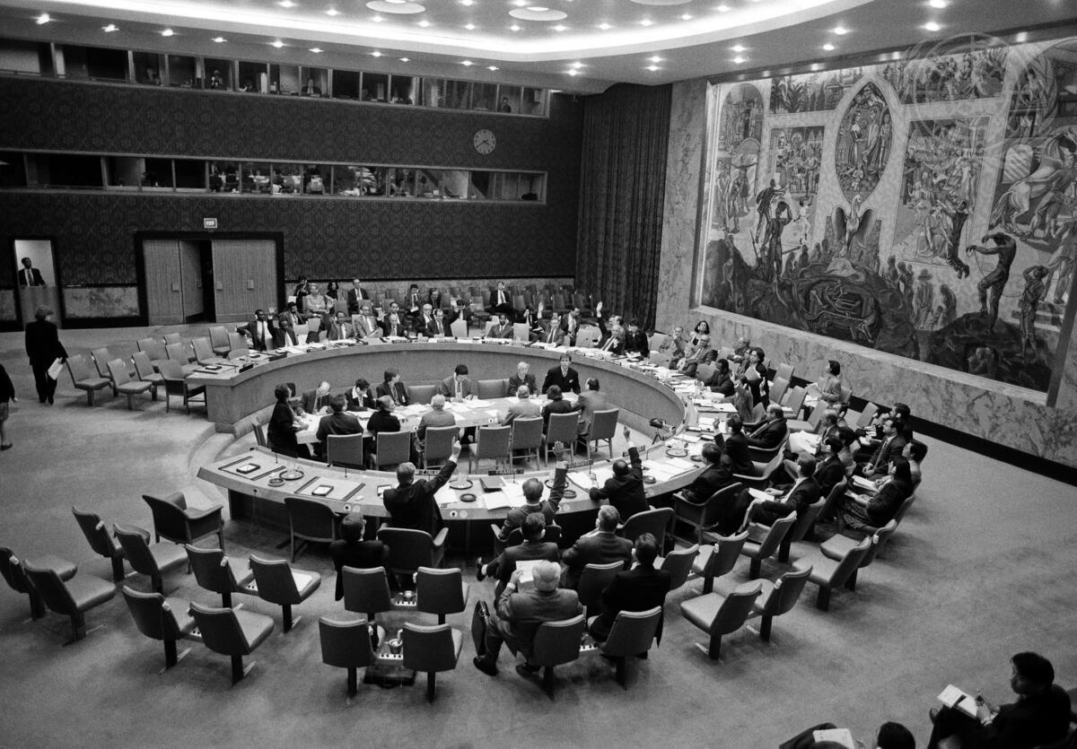 Security Council Adopts Statute for International Tribunal for Rwanda