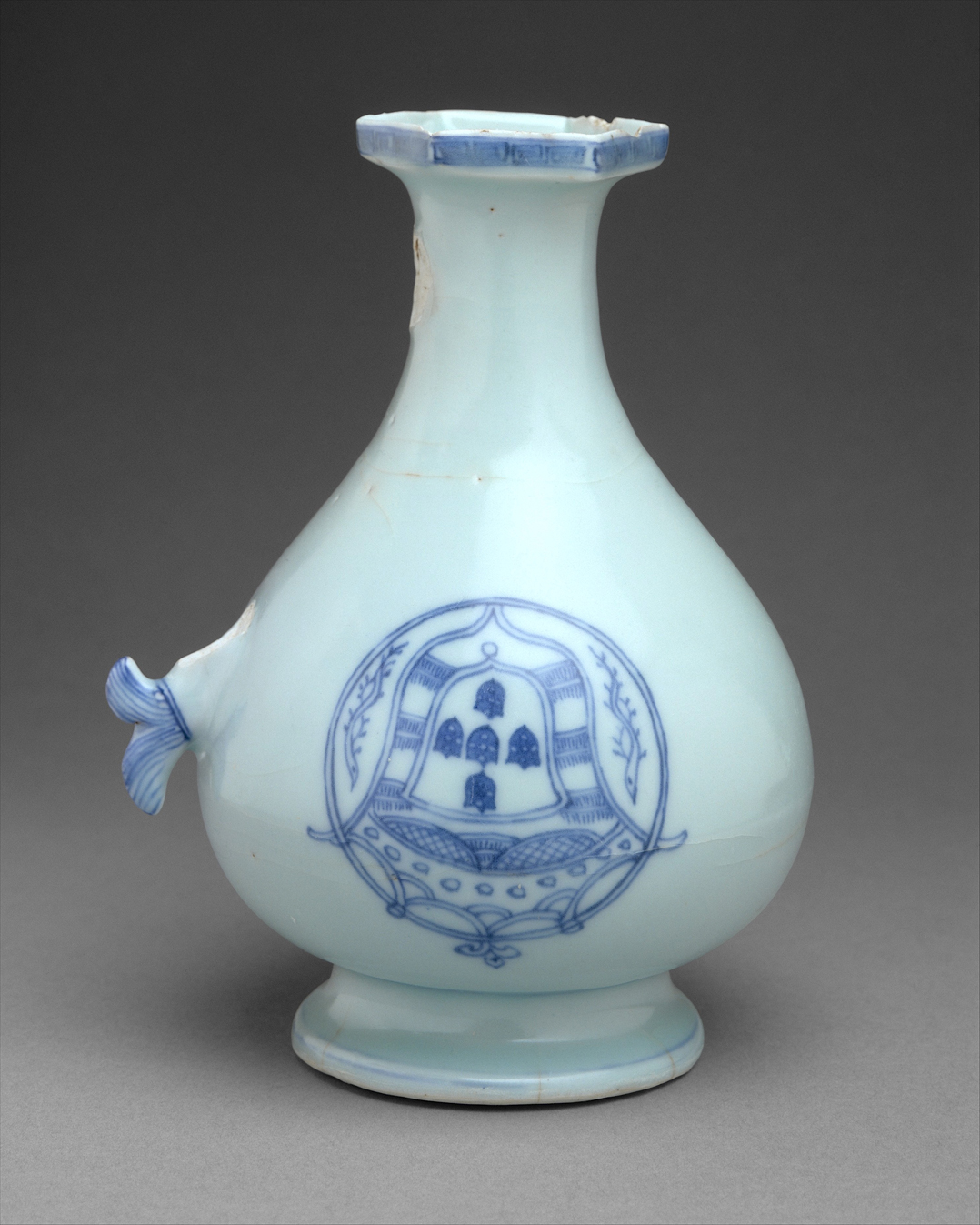 Ewer with coat of arms painted upside down