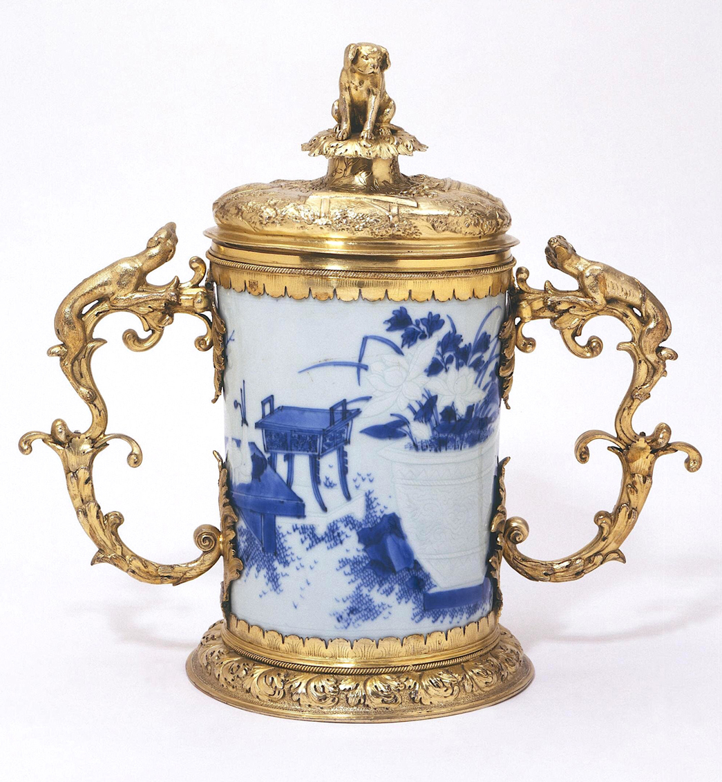 Mounted porcelain brush pot