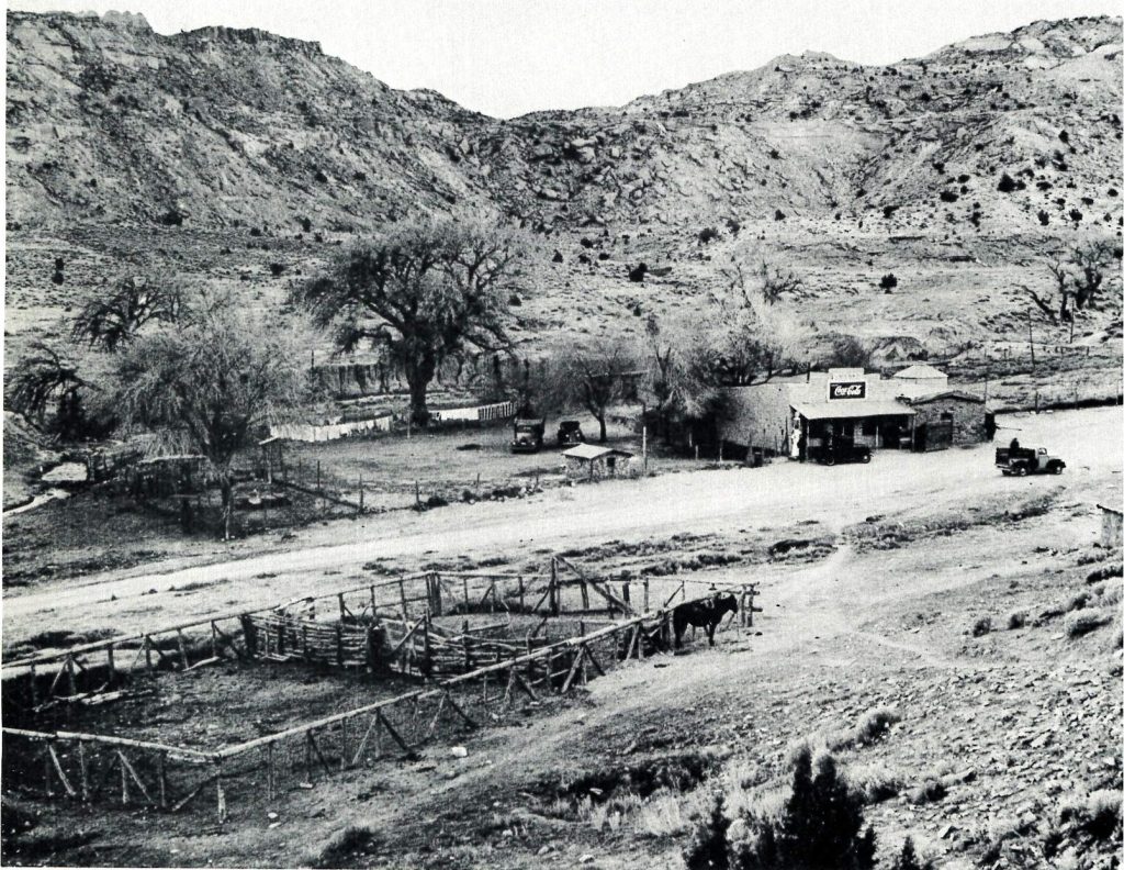 Teec Nos Pos Trading Post in 1949 Teec Nos Pos Trading Post in 1949