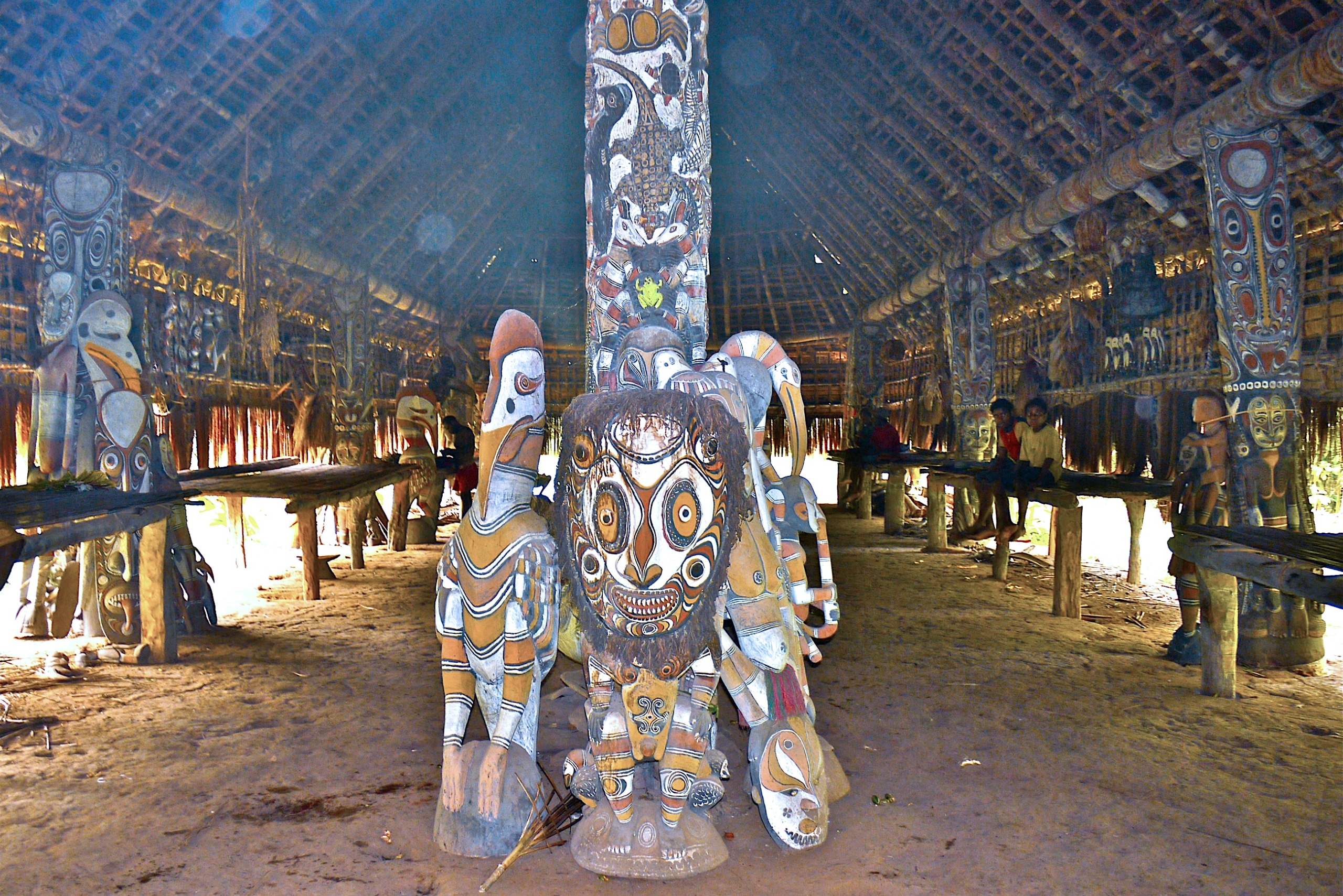 Inside the Yamok haus tambaran